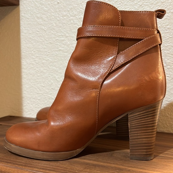 J. Crew Heeled Buckle Strap Ankle Boots Size 8. Caramel/Brown Leather. - Picture 4 of 9